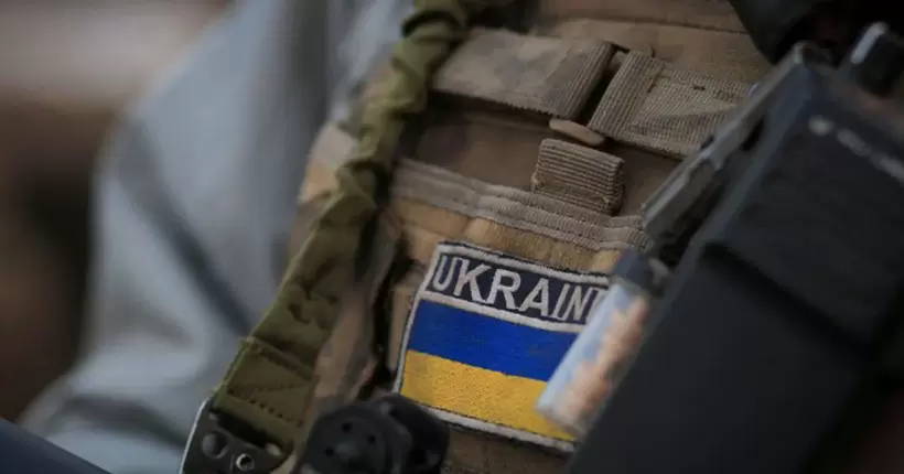 ДБР затримало начальника київського військкомату, який за гроші допомагав чоловікам виїхати за кордон