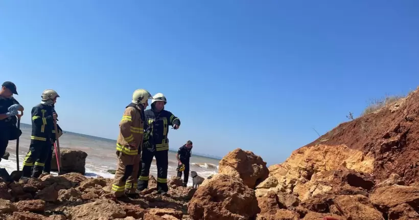 На Одещині внаслідок зсуву ґрунту біля моря загинула 10-річна дитина