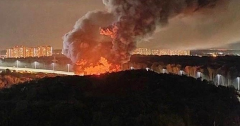 У підмосковному Одінцово спалахнула потужна пожежа (відео)