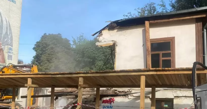 Дозволів міська влада не давала: Кличко відреагував на знесення 200-річного будинку на Подолі