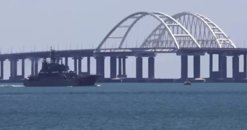 У ВМС ЗСУ назвали кількість суден, які охороняють Кримський міст