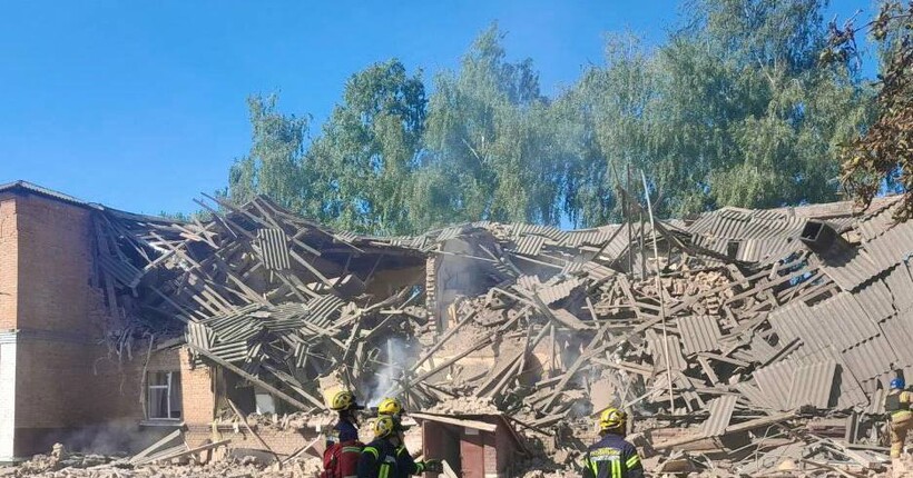 Внаслідок удару по Ромнах на Сумщині окупанти вбили двох освітян