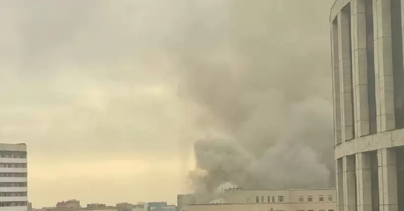 У центрі Москви спалахнула масштабна пожежа (фото та відео)