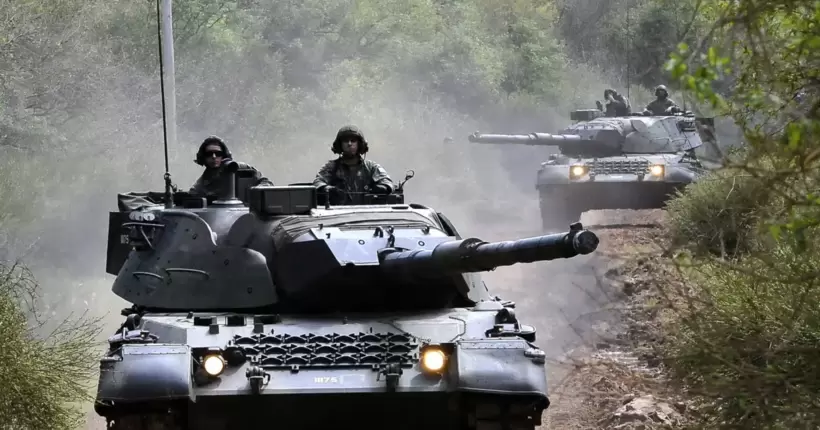 Німеччина передала Україні 10 Leopard та радіолокаційну систему