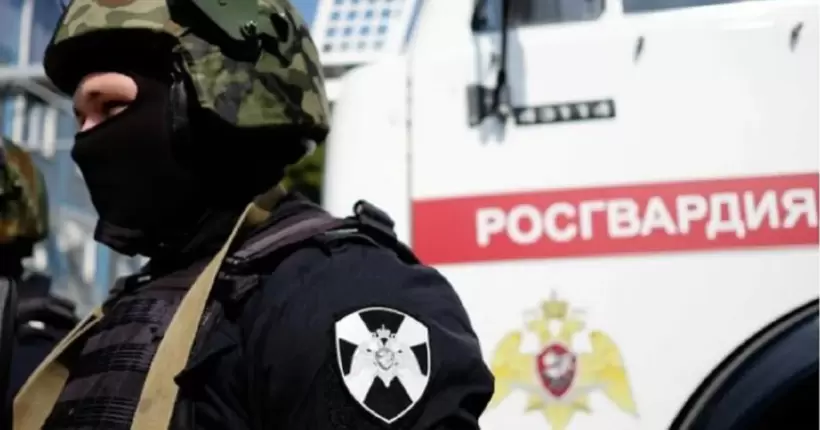 Прокуратура встановила росгвардійців, які знущалися над українцями під час окупації Херсона