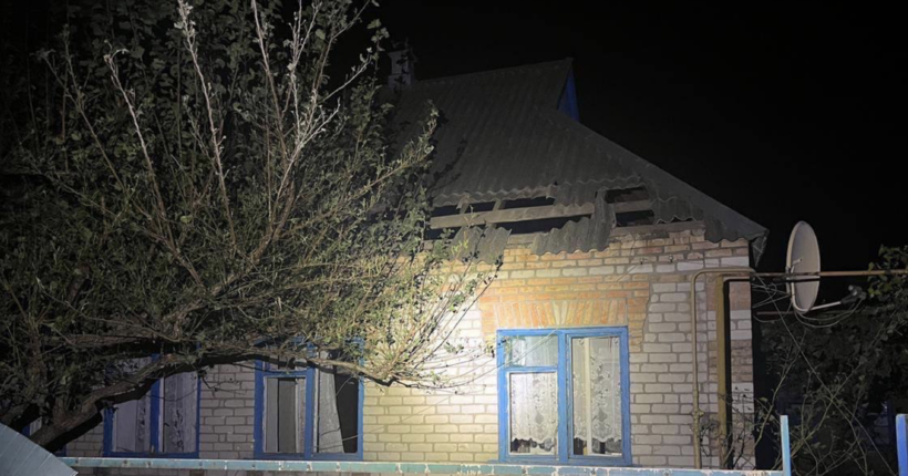 Окупанти вночі обстріляли Нікополь: пошкоджено дитячий садок та приватні будинки