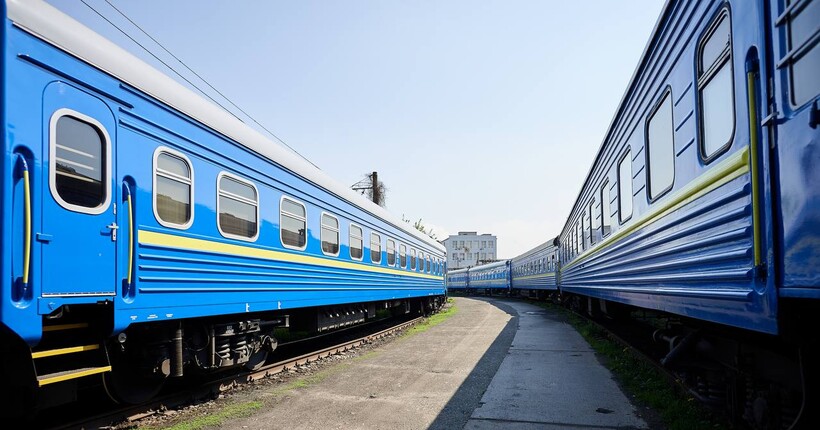 Залізничний рух між Херсоном та Миколаєвом після обстрілу відновлено, - 