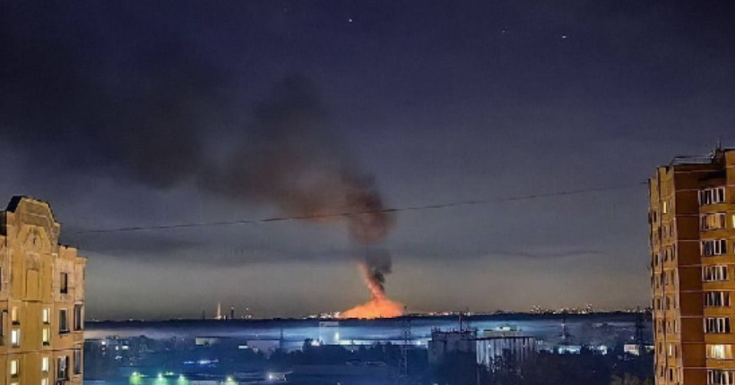 У Підмосков'ї сталася пожежа в районі військового аеродрому (фото)