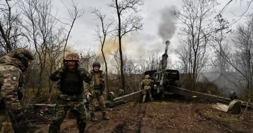 Сирський показав, як українські аеророзвідники знищили два бліндажі рф під Соледаром (відео)