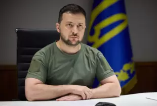 “Бути захисником України - це бути щодня з Україною”: Зеленський привітав захисників і захисниць