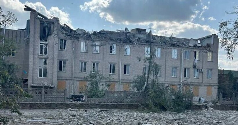 Армія рф поцілила у лікарню у Бериславі на Херсонщині: є постраждалі