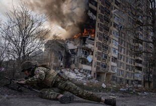 рф від ранку масовано обстрілює Авдіївку (фото)