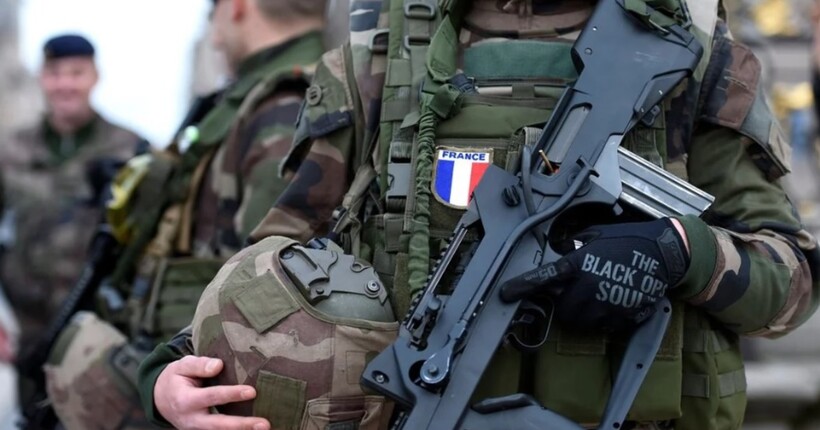 У Франції оголошено найвищий рівень загрози: Макрон мобілізував 7000 військових для охорони міст