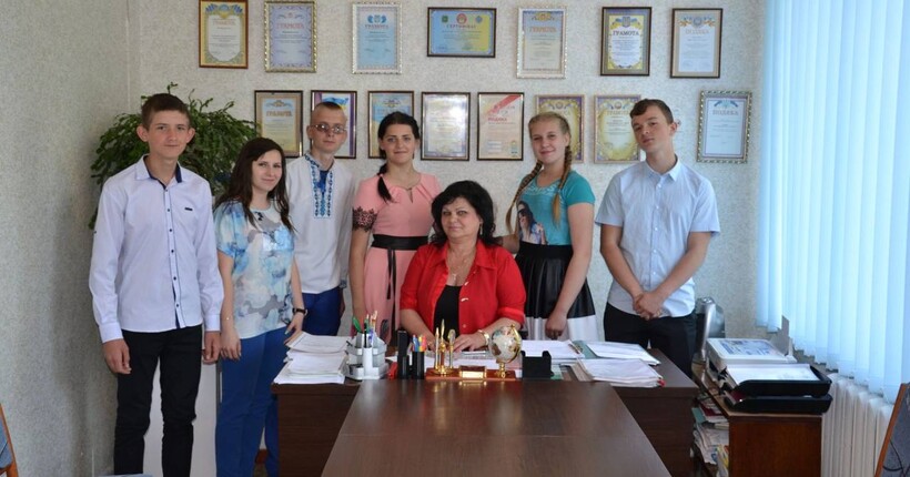 Вчителька з Куп’янщини Фесенко Лариса, яка двічі втікала від росії, стала лауреатом премії Global Teacher Prize Ukraine