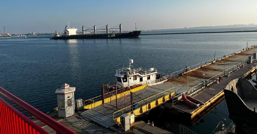 До портів Великої Одеси прибуло ще п'ять суден