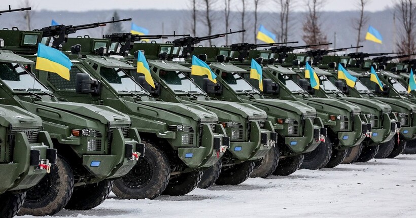 Україна нарощує виробництво всіх видів озброєнь, - МЗС