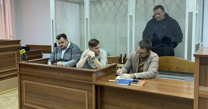 Неякісні куртки для ЗСУ на майже 1 млрд грн: суд над ексзаступником Резнікова перенесли