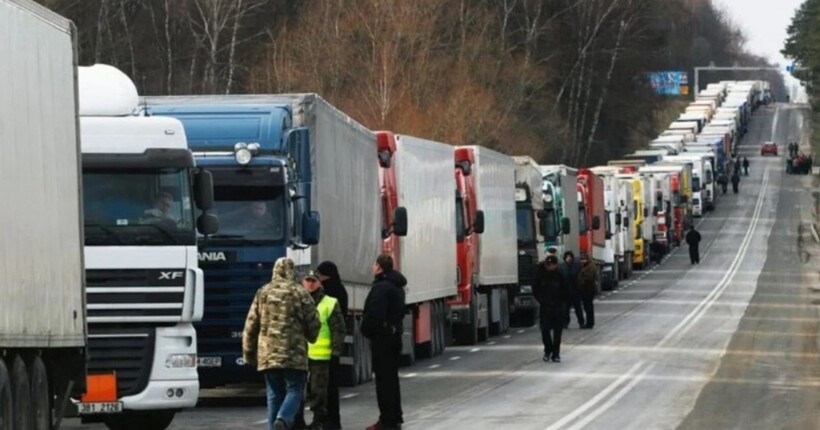 Протести польських перевізників на кордоні: час очікування у черзі сягає 210 годин