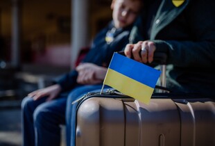 Які виплати отримують українці у країнах ЄС: що потрібно знати про суми, умови та останні зміни