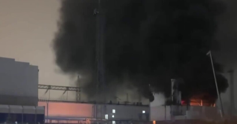 У росії знову спалахнула чергова електропідстанція: горів трансформатор та 120 літрів палива