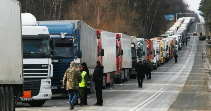 Через страйк на польському кордоні фіксуються проблеми з постачанням палива