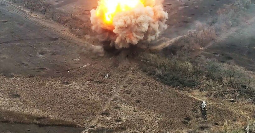 На півдні прикордонники знищили замаскований ворожий склад протитанкових мін