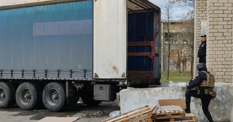 рф вдарила по Степногірську під час розвантаження вантажівки з гуманітаркою