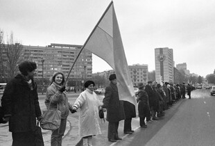 Живий ланцюг єдності у 1990 році: що він означав та як відбувався (відео)