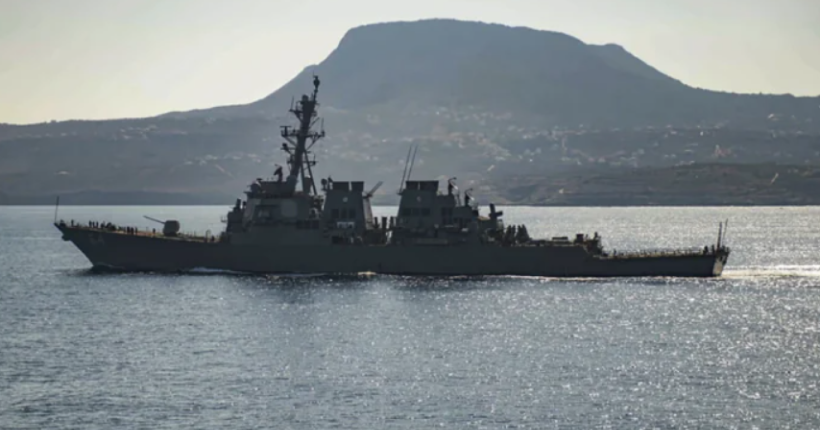 У Червоному морі безпілотники атакували американський військовий корабель