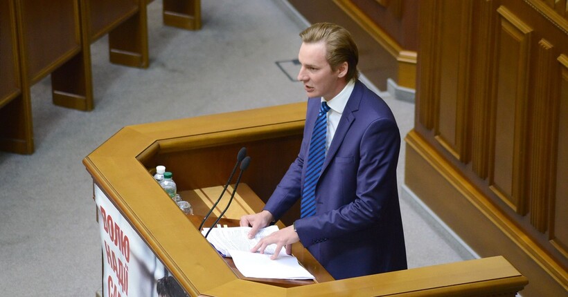 Дмитро Шпенов заявив про складання мандата нардепа