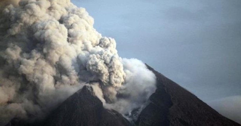 Кількість загиблих через виверження вулкана в Індонезії зросла до 23