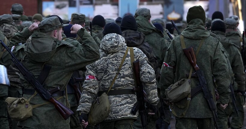 Росіяни на фінському кордоні вербують мігрантів на війну в Україні