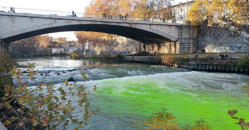 У Венеції Гранд-канал став зеленого кольору (фото)