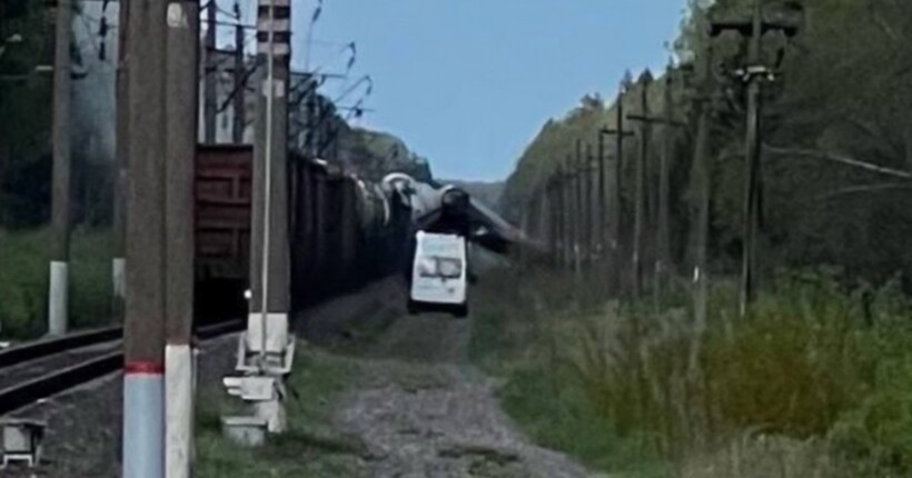 Возив з Криму снаряди та паливо: у Мелітополі партизани підірвали ворожий потяг