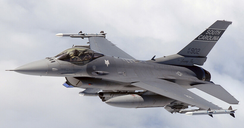 Винищувачі F-16 мають надійти в Україну на початку весни, - Жовтенко