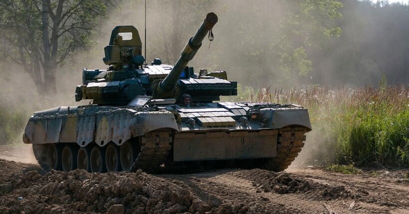 У Бєлгородській області рф на міні підірвався російський танк Т-80