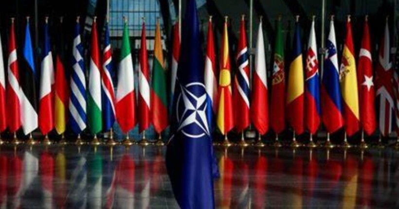 Нас не запрошують, - Зеленський про вступ України в НАТО