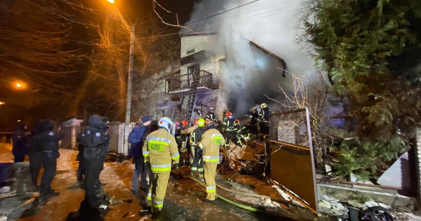 У Львові стався потужний вибух у приватному будинку: відео з місця події