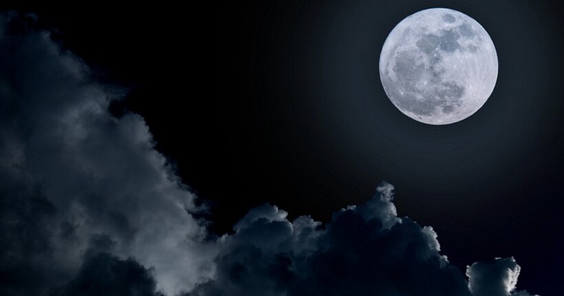 Остання і найдовша повня 2023 року: коли на небо вийде Холодний Місяць 