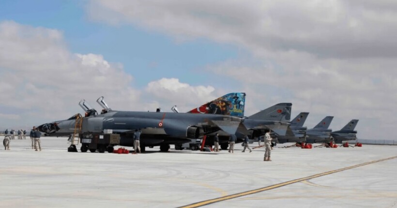 Турецька авіація завдала ударів по Іраку та Сирії: знищили бази та нафтові об'єкти