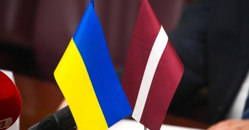 Латвія передала освітнім закладам Чернігівщини 32 генератори