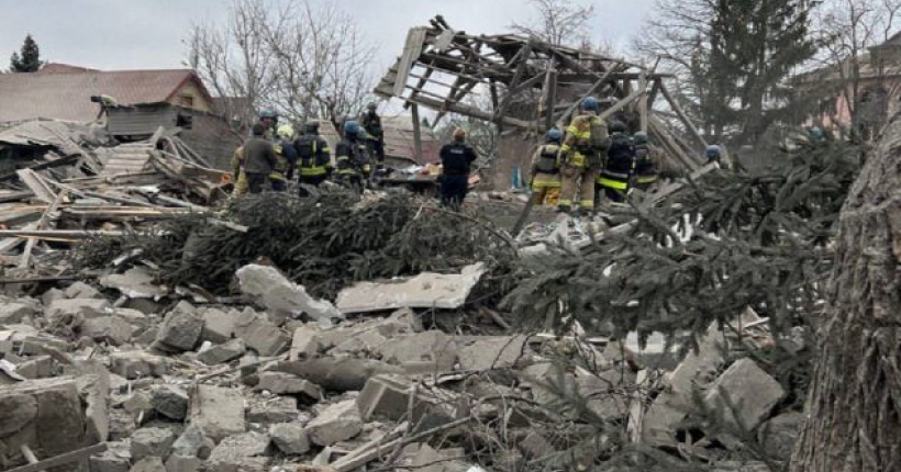 Кількість загиблих в результаті ранкового ракетного удару в Запоріжжі зросла до шести осіб