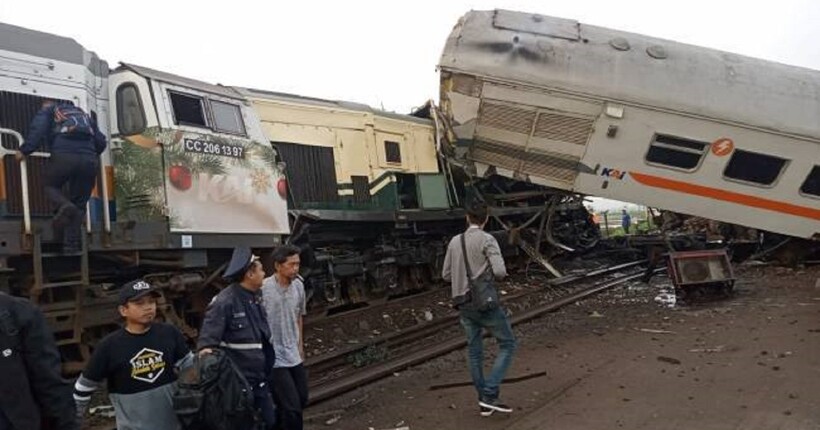 В Індонезії зіштовхнулися два потяги, є загиблі (відео)