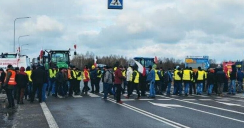 Уряд Польщі підпише угоду з фермерами задля розблокування КПП 