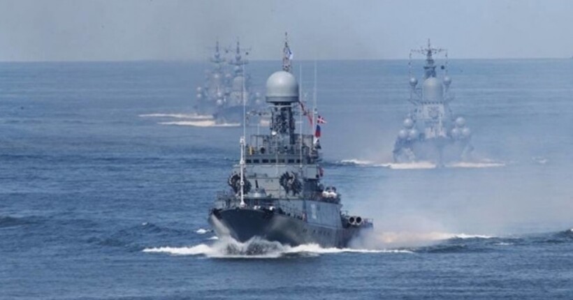 Чотири ворожих кораблі в Чорному морі: чи є ракетоносії
