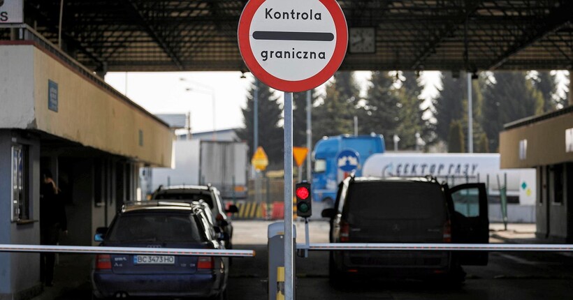 Три пункти пропуску досі заблоковано: яка ситуація на кордоні з Польщею зараз