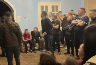 У Дніпрі четверо чоловіків утримували у трудовому рабстві 50 людей
