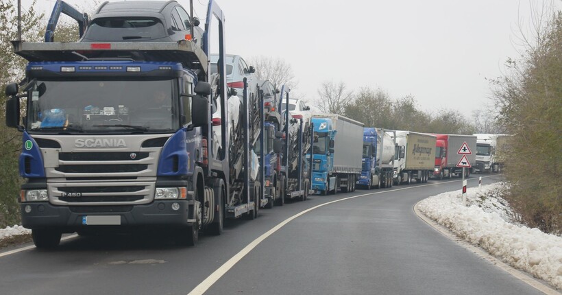 Румунські фермери заблокували рух вантажівок на кордоні з Україною 