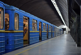В чотири рази перевищує поточний тариф: в метро Києва назвали обґрунтовану вартість проїзду 