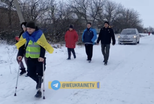 Втратив ногу, але не зупинився: на Кіровоградщині військовий вирішив пройти марафон для допомоги побратимам